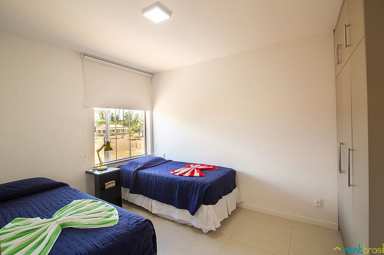 Apartamento 2/4 (1 suíte e 2 banheiros) mobiliado, à venda e